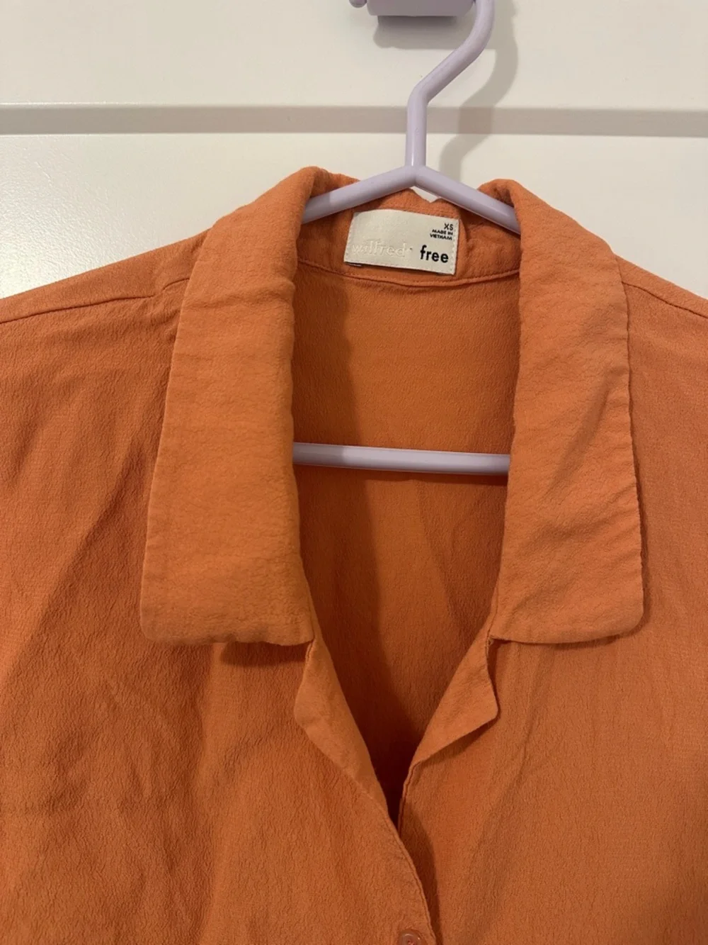 Aritzia Wilfred Free Orange Tie Front Cropped T-shirt Blouse Size XS Women’s - Picture 2 of 9